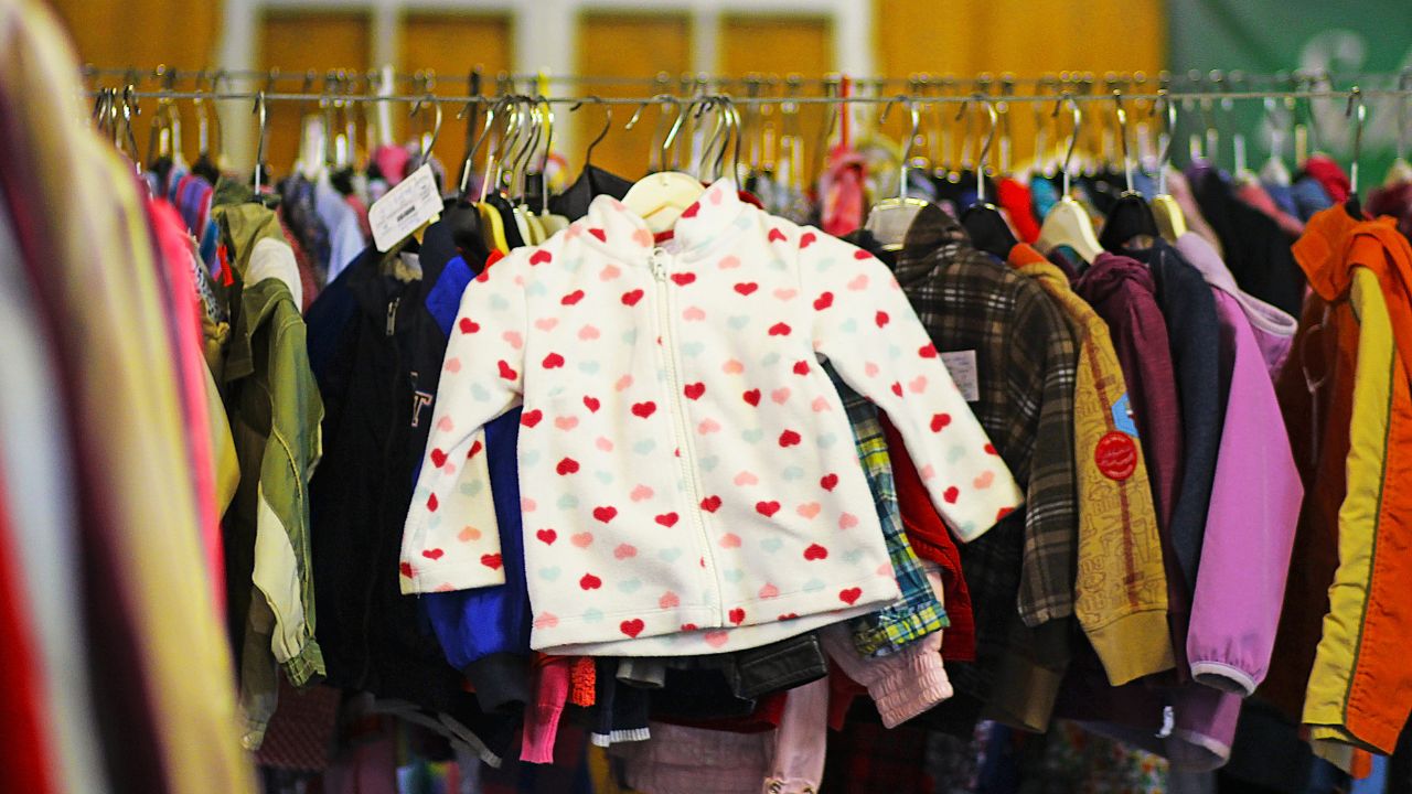 acheter des vêtements d'occasion pour enfants